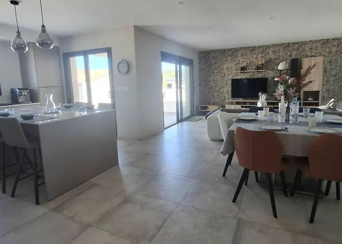 Neuve Avec Piscine