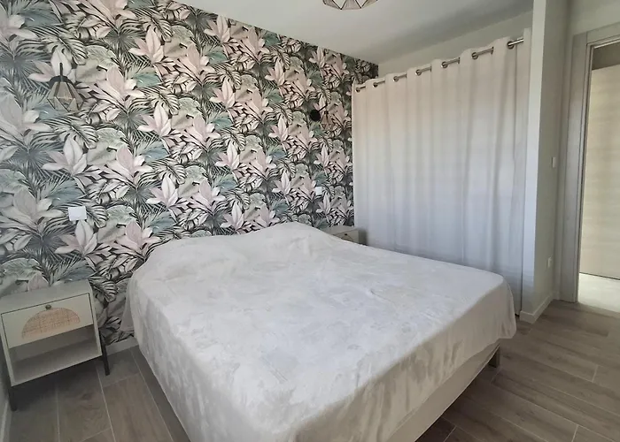 Neuve Avec Piscine Villa